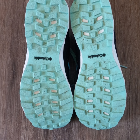 Columbia Shoes - Picture 8 of 11